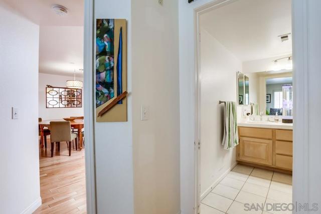 7560 Eads Ave, La Jolla CA: https://media.crmls.org/mediaz/d6eef4d5-a80e-4c4c-92d2-c4aeb7d2db64.jpg