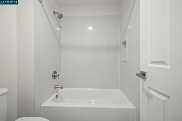 316 Mercury Way, Pleasant Hill CA: https://media.crmls.org/mediaz/d6efa5c7-7d6f-49cb-89a9-cb62a9024fcd.jpg