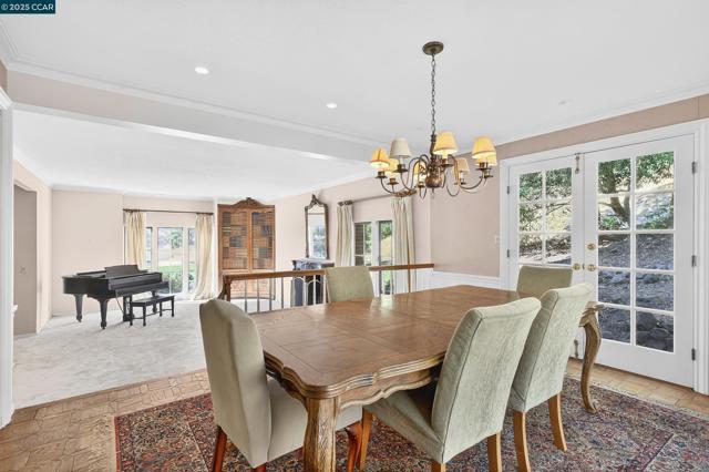 58 Saint Andrews Ln, Alamo CA: https://media.crmls.org/mediaz/d6f086ad-faca-4b1a-af26-56671dea6d67.jpg