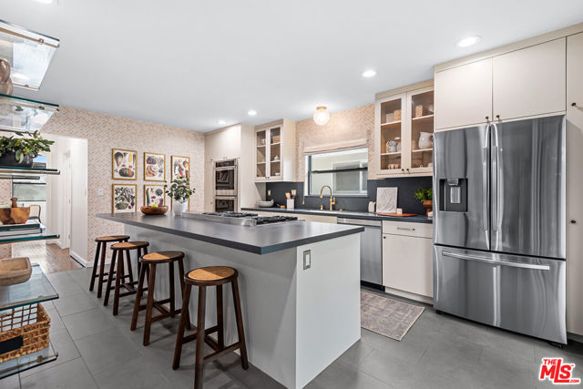 1057 Indiana Avenue photo 4