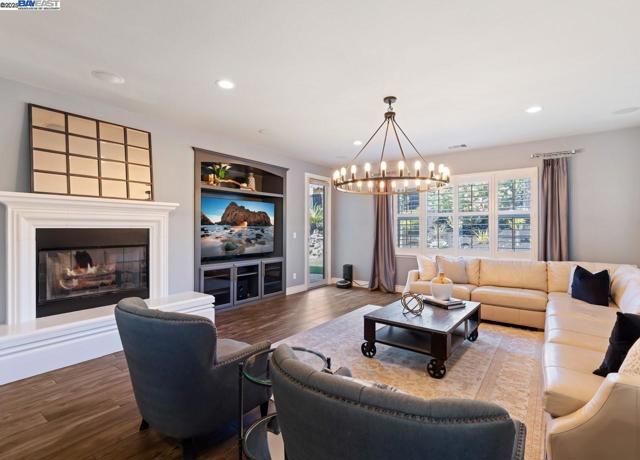7563 Balmoral Way, San Ramon CA: https://media.crmls.org/mediaz/d6f1f0b4-bd2f-4db9-be3c-7cf4a6d1116a.jpg