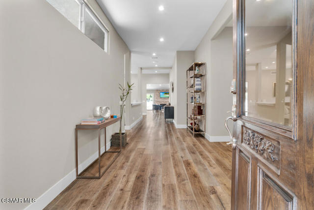4953 Kilburn Court, Oak Park CA: https://media.crmls.org/mediaz/d6f2822e-8f2e-4d2f-a303-93814caf22c4.jpg
