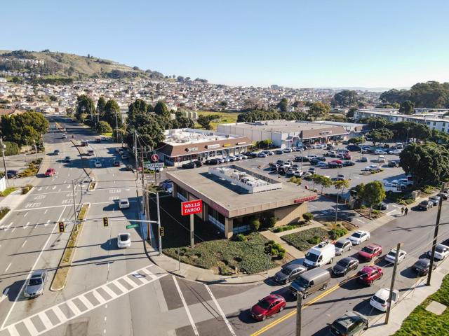 647 Stonegate Drive, South San Francisco CA: https://media.crmls.org/mediaz/d6f2d07f-7679-43f4-b150-7da5b85da1b7.jpg