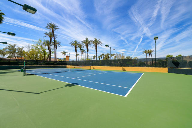 35232 Moorbrook Road, Palm Desert CA: https://media.crmls.org/mediaz/d6f2eff8-8148-44a2-be86-427973e96b79.jpg