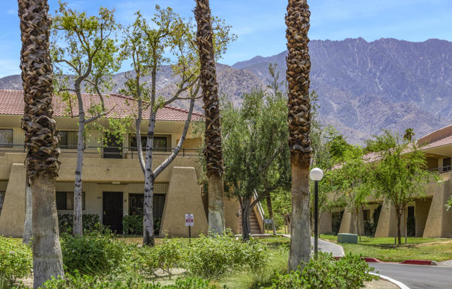 2812 N Auburn Court #F200, Palm Springs, CA 92262