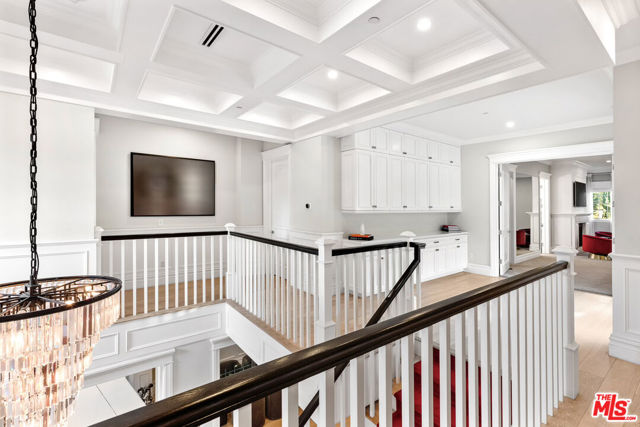 5000 Petit Avenue, Encino CA: https://media.crmls.org/mediaz/d6f33d4b-1313-4ef3-9925-998b8781405d.jpg