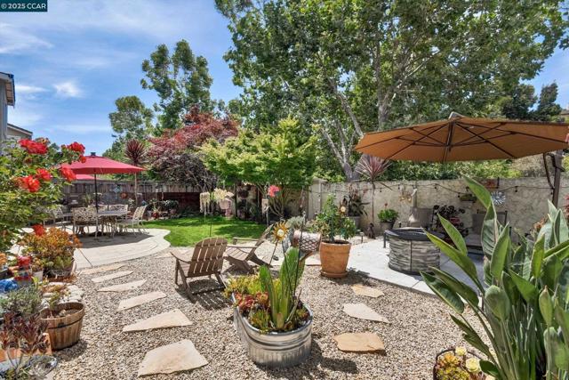 1033 LANTERN BAY, Hercules CA: https://media.crmls.org/mediaz/d6f38de2-081e-4676-820b-fc07afde76c8.jpg