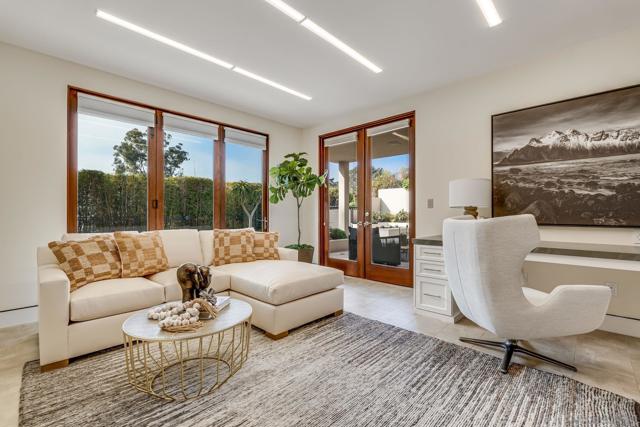 8070 La Jolla Scenic Dr N, La Jolla CA: https://media.crmls.org/mediaz/d6f5e21e-802b-48c6-a439-c118b6ad2fc3.jpg