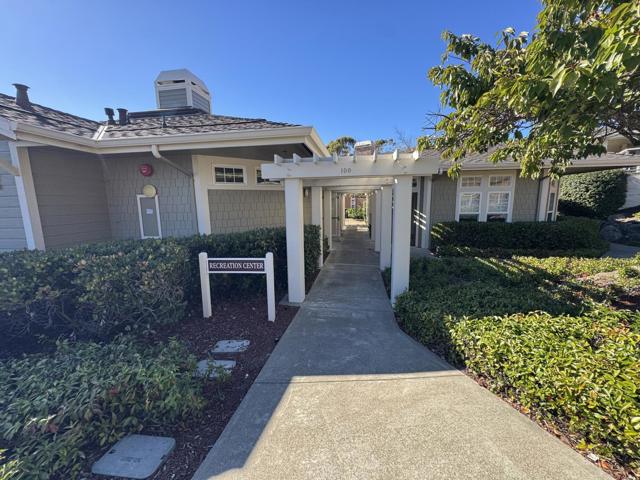 415 Callippe Court, Brisbane CA: https://media.crmls.org/mediaz/d6f5ef37-8a4a-45e8-867a-d9e228f150ed.jpg