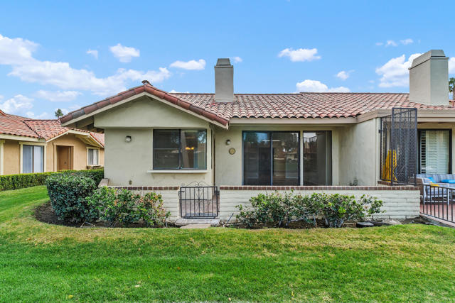 314 Sierra Madre S, Palm Desert CA: https://media.crmls.org/mediaz/d6f60b80-2e05-4a69-a8b4-248f5705e316.jpg
