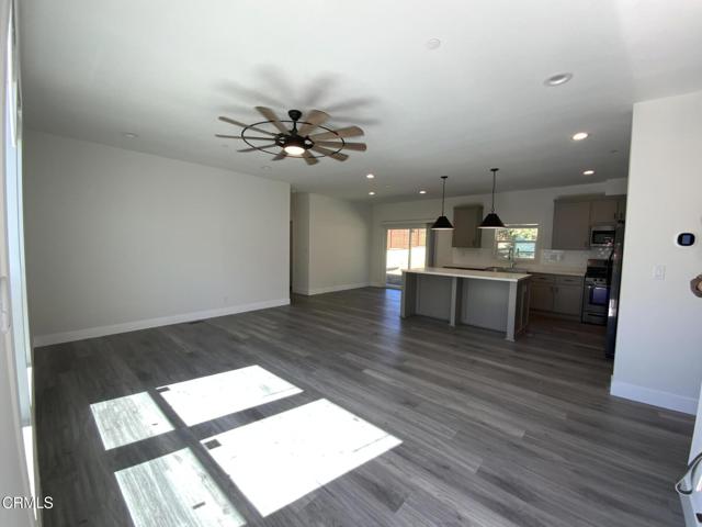 Detail Gallery Image 3 of 37 For 39421 Calle El Parado Rd, Santa Clarita,  CA 91350 - 4 Beds | 2 Baths