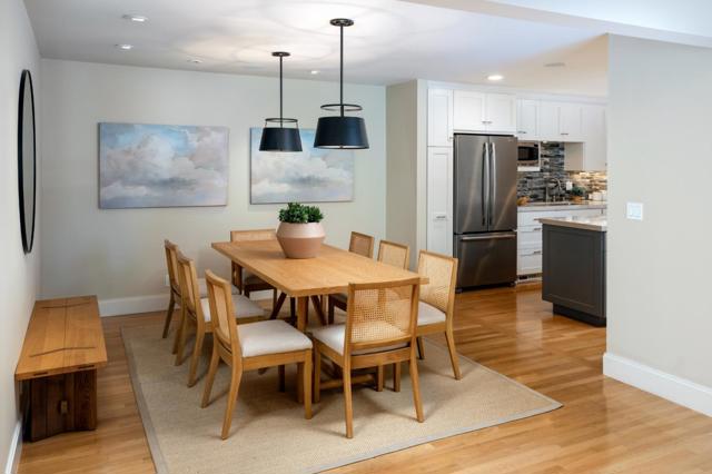 1330 Trinity Drive, Menlo Park CA: https://media.crmls.org/mediaz/d6f6ee5c-19ff-44a8-9e81-65810402684e.jpg