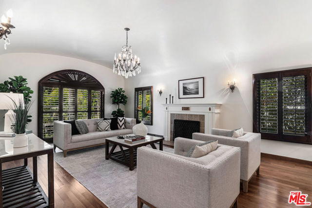 664 S Highland Avenue, Los Angeles CA: https://media.crmls.org/mediaz/d6f6f209-5669-40de-b1fe-1572619351e0.jpg