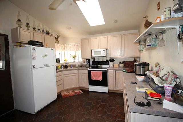 Detail Gallery Image 7 of 34 For 13853 Charlann Rd., Valley Center,  CA 92082 - 3 Beds | 1 Baths