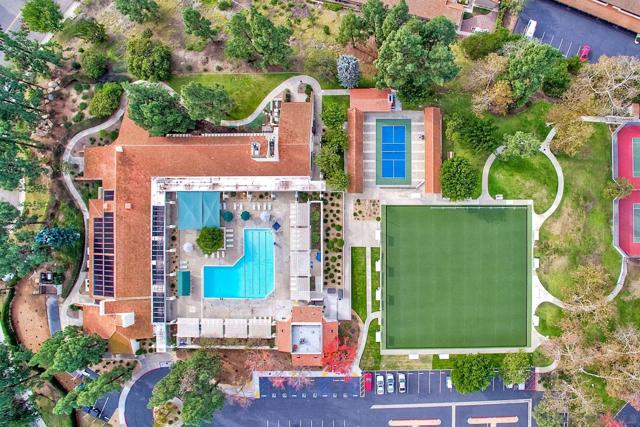 13356 Corte De Comares, San Diego CA: https://media.crmls.org/mediaz/d6f85a67-550b-46e6-a1c7-f6daf3e8189f.jpg