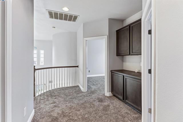 5512 Sagehen Ct, Loomis CA: https://media.crmls.org/mediaz/d6f85a9c-1820-452c-ab2b-8721d36f6c9b.jpg