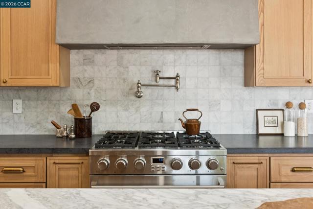 Image 15 of 60 For 3085 Avellano Drive