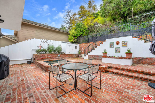 751 Westholme Avenue, Los Angeles CA: https://media.crmls.org/mediaz/d6f8b5ae-cd88-4c08-a540-268bf6c9f024.jpg