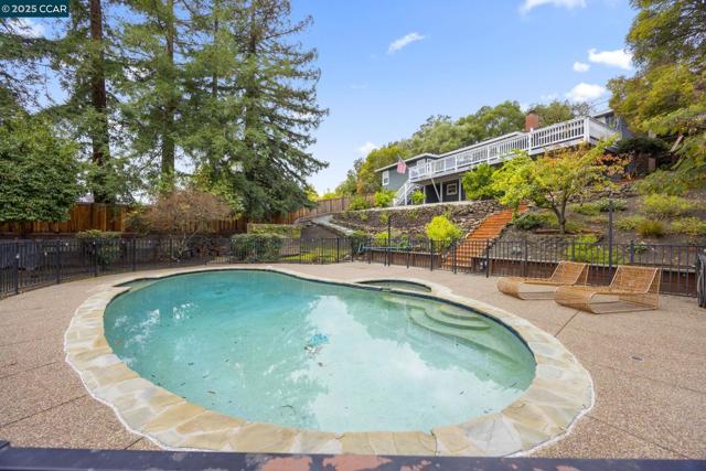 110 Twin Peaks Drive, Walnut Creek CA: https://media.crmls.org/mediaz/d6f93ecd-7b52-431f-a754-a4618f703452.jpg