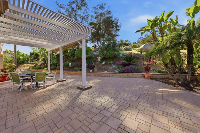 Detail Gallery Image 47 of 68 For 1921 Cresthaven Dr, Vista,  CA 92084 - 4 Beds | 3 Baths