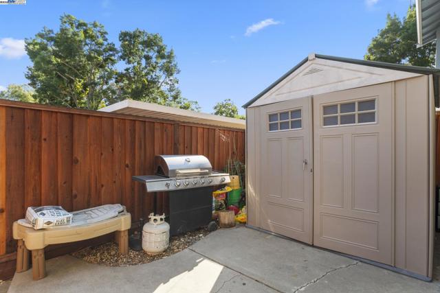 1479 Spring Valley Cmn, Livermore CA: https://media.crmls.org/mediaz/d6f995af-a92c-465b-a7e0-260c9b1ebafe.jpg