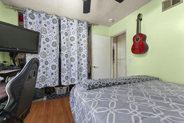 9952 N Magnolia Ave, Santee CA: https://media.crmls.org/mediaz/d6fa3d1f-8eaa-4ece-8ef2-f30462a91ab3.jpg