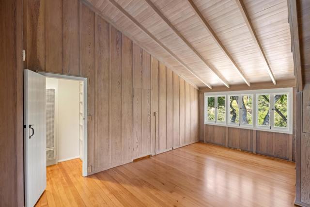18 Upper Circle, Carmel Valley CA: https://media.crmls.org/mediaz/d6fa3d2f-15df-471d-a855-722762d62697.jpg