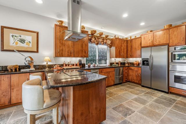 210 Desert Lakes Drive, Rancho Mirage CA: https://media.crmls.org/mediaz/d6faf075-089d-48b8-ad87-39d79464aee5.jpg