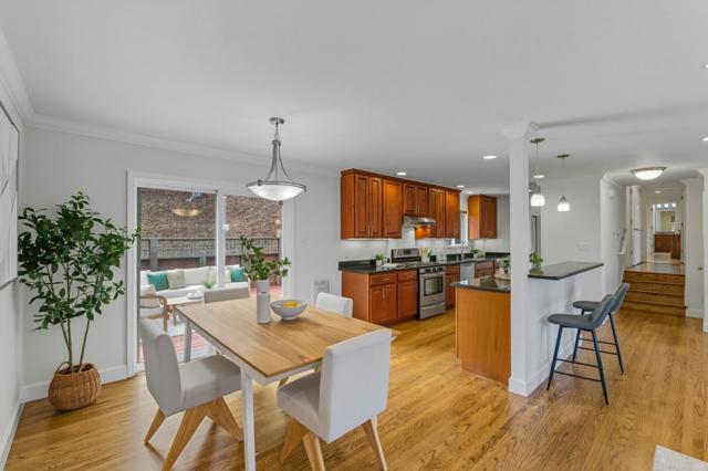 2315 Cheshire Way, Redwood City CA: https://media.crmls.org/mediaz/d6fbdb9d-ee79-4f1a-845f-4cfe59633305.jpg