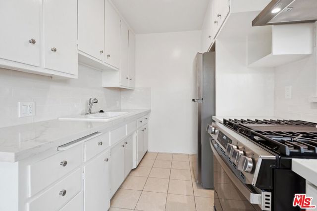 1635 Colby Avenue, Los Angeles CA: https://media.crmls.org/mediaz/d6fc1529-1872-4c7c-abb4-f79f6d8b571d.jpg