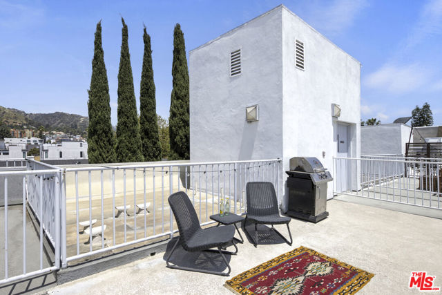 1400 N Vista Street, Los Angeles CA: https://media.crmls.org/mediaz/d6fd0f15-b26b-46e3-9e48-2a3fb28902cf.jpg