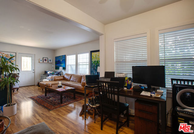 1146 Venice Boulevard, Venice CA: https://media.crmls.org/mediaz/d6fdd1d4-7d56-4e70-8214-681463e9de99.jpg