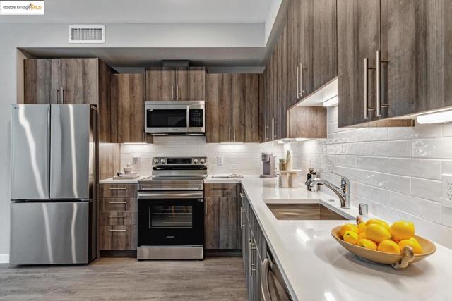 2400 Adeline ST, Oakland CA: https://media.crmls.org/mediaz/d6fde45c-4be8-4303-bab7-627efa4ef39f.jpg