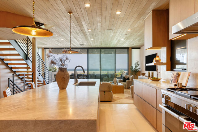4016 The Strand, Manhattan Beach CA: https://media.crmls.org/mediaz/d6fe8566-bdb8-47b3-bd30-bea7a5dd7047.jpg