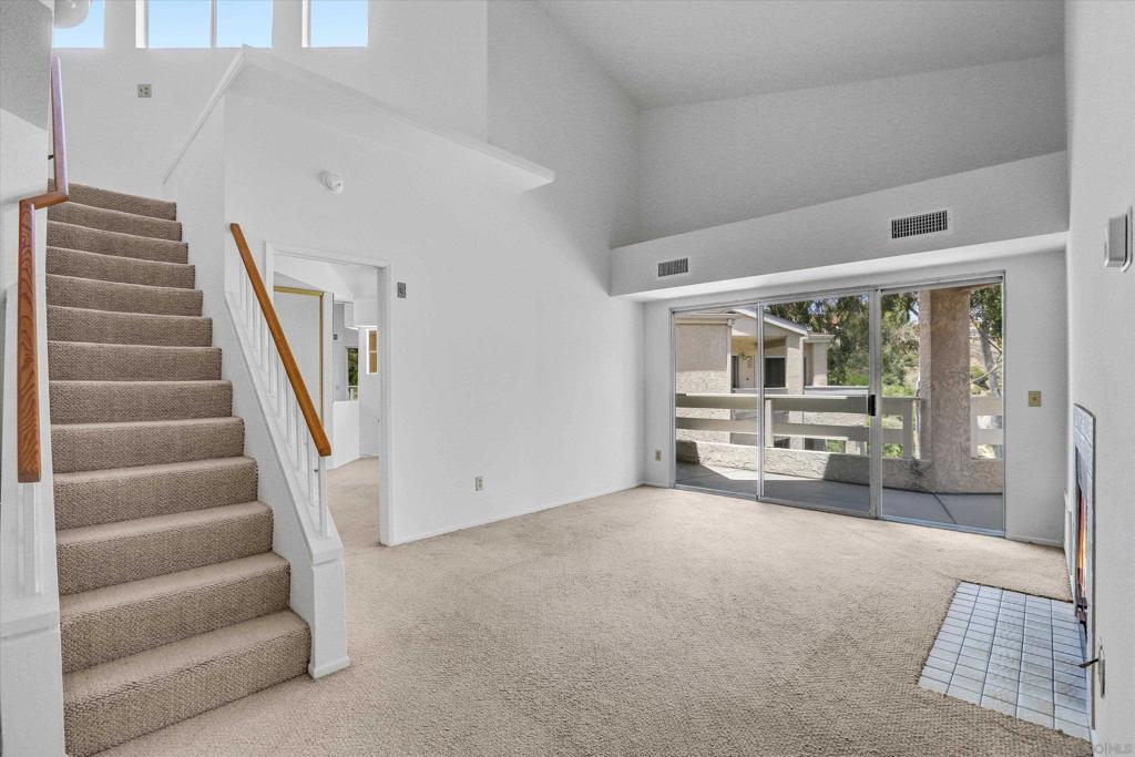 7283 Camino Degrazia #15