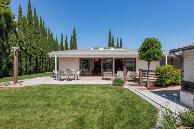 3160 Louis Road, Palo Alto CA: https://media.crmls.org/mediaz/d6ff1f2e-49ef-4dec-a450-b0f843359b5a.jpg