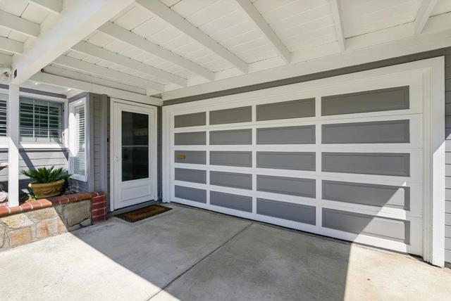 511 Marine View Avenue, Belmont CA: https://media.crmls.org/mediaz/d6ff7e4f-5489-4c0f-b82d-a12e6967e071.jpg