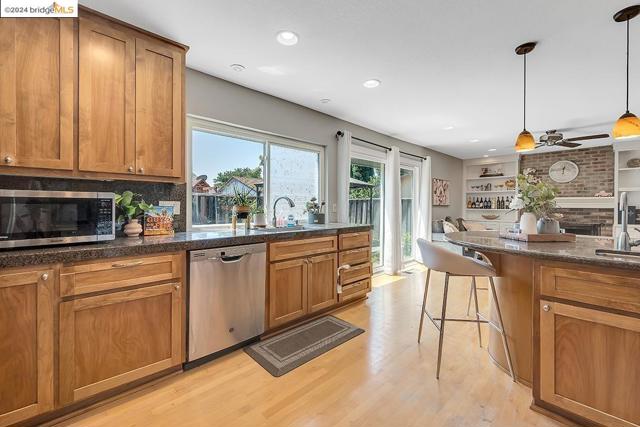 Image 7 of 39 For 3342 San Saba Dr
