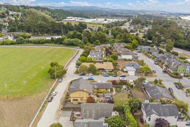 350 6th Avenue, Half Moon Bay CA: https://media.crmls.org/mediaz/d7008b90-12b8-4adc-9eed-48bf93938620.jpg