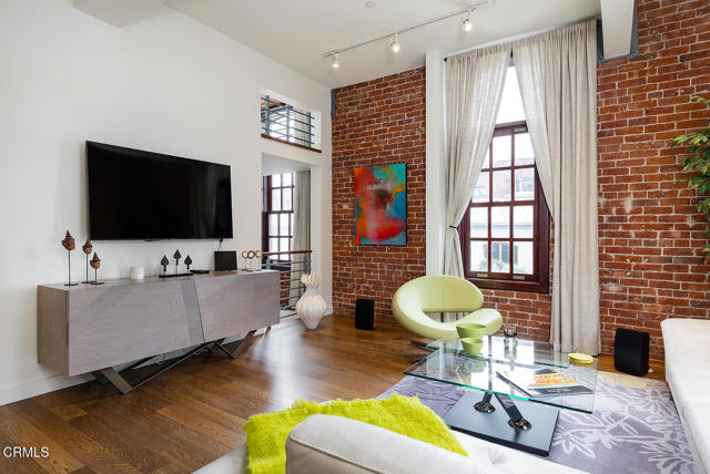 940 E 2nd Street, Los Angeles CA: https://media.crmls.org/mediaz/d700dd75-2fcb-40d9-bb4a-38b0db112478.jpg