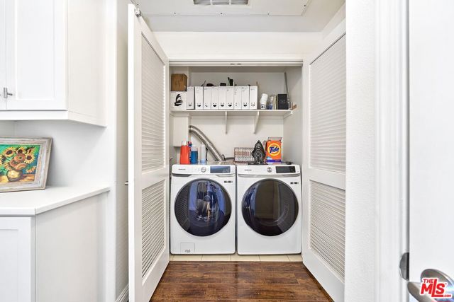 360 W Avenue 26, Los Angeles CA: https://media.crmls.org/mediaz/d7015a06-11e1-4191-8701-9ac7f879616d.jpg