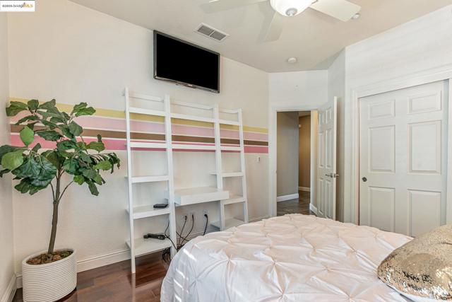 43 Sorrel Ct, Oakley CA: https://media.crmls.org/mediaz/d70167c4-d48c-40b7-a20c-848ac4e9f5b0.jpg