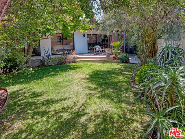 3719 Butler Avenue, Los Angeles CA: https://media.crmls.org/mediaz/d7018c0d-b8d5-4d33-9851-29f35bd4f4f7.jpg