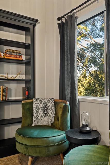 720 Buckingham Sq, Lake Arrowhead CA: https://media.crmls.org/mediaz/d7022177-b630-4288-a11b-7f1b193d5ef9.jpg