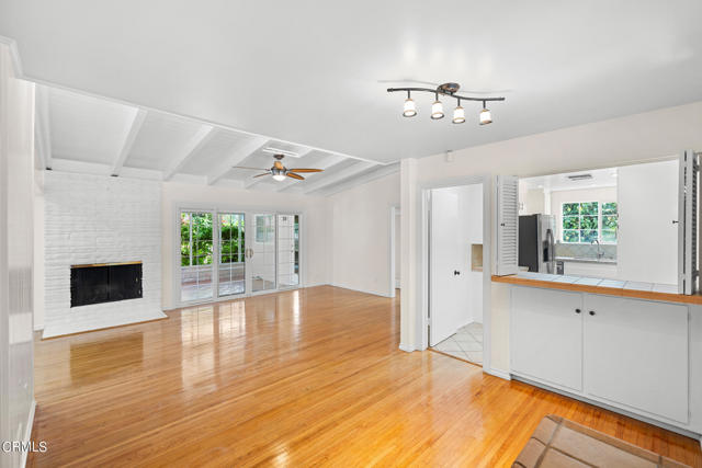 Detail Gallery Image 4 of 32 For 17149 Bullock St, Los Angeles,  CA 91316 - 3 Beds | 2 Baths