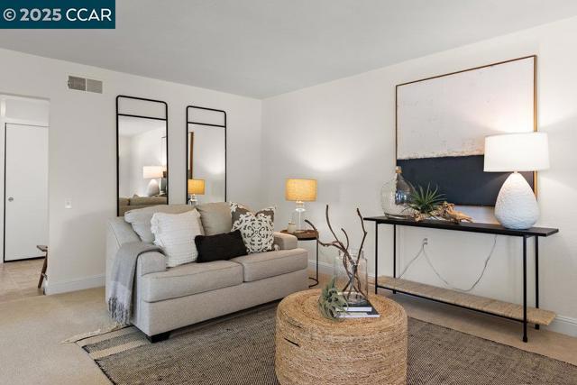 2200 Pine Knoll Dr, Walnut Creek CA: https://media.crmls.org/mediaz/d703942b-e37c-4643-9741-757492737031.jpg