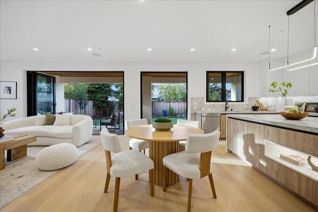 852 La Para Avenue, Palo Alto CA: https://media.crmls.org/mediaz/d703ad56-45fe-436e-91f1-cf2d950168d8.jpg