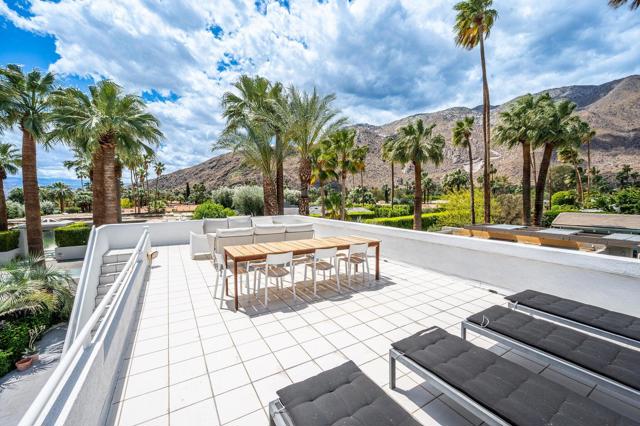 520 W ViA Lola, Palm Springs CA: https://media.crmls.org/mediaz/d7051bfd-a9e1-4ead-b276-6e82d77a6d91.jpg