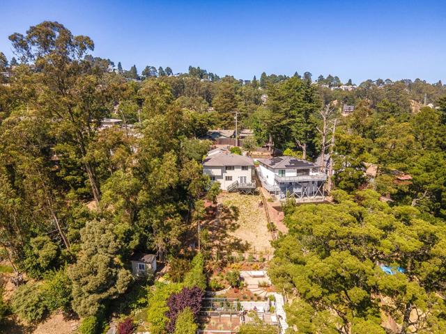 6827 Ridgewood Drive, Oakland CA: https://media.crmls.org/mediaz/d705aacd-e4ee-4f49-b55a-3d9835e93d0e.jpg