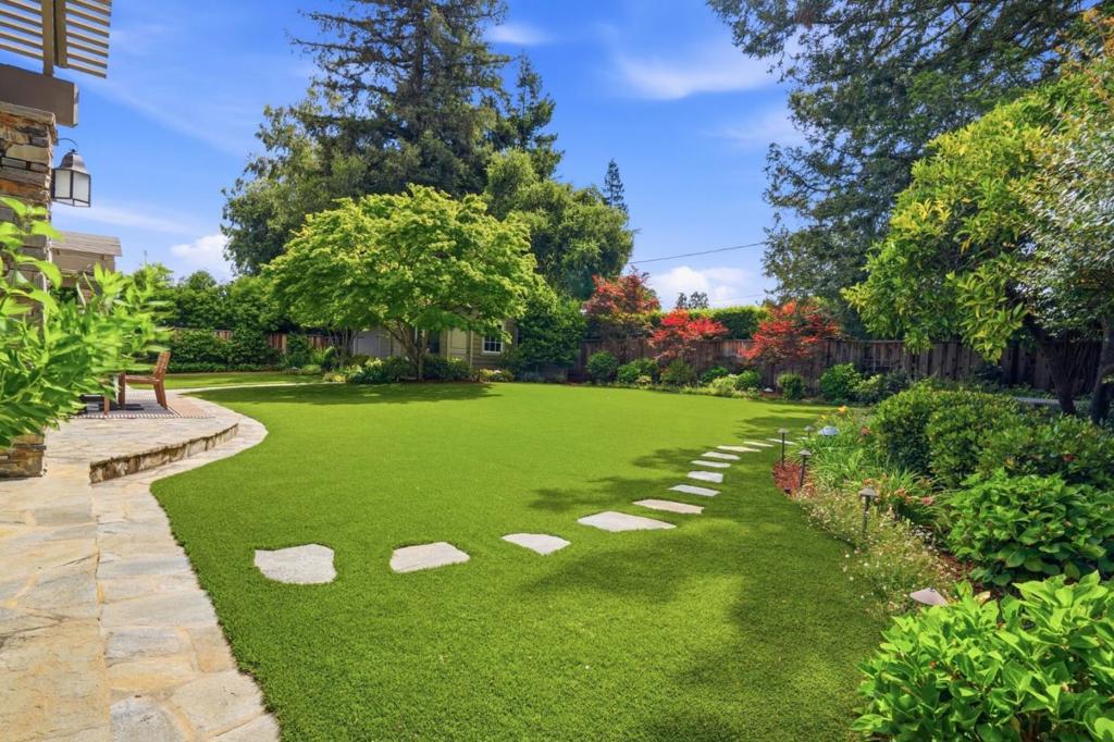 https://media.crmls.org/mediaz/d705ca3b-d87b-49d1-a32a-c04acdd03d3a.jpg?preset=X-Large